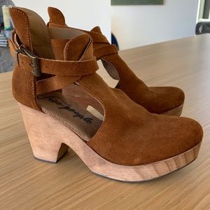 Free People Cedar suede clog